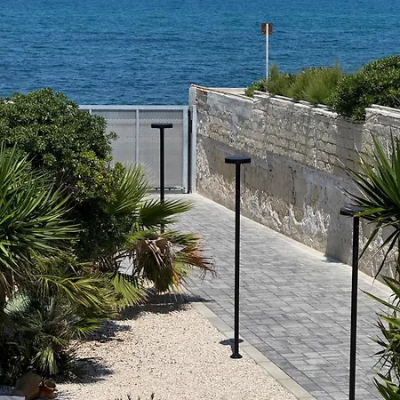 Giovanna Al Mare Bari